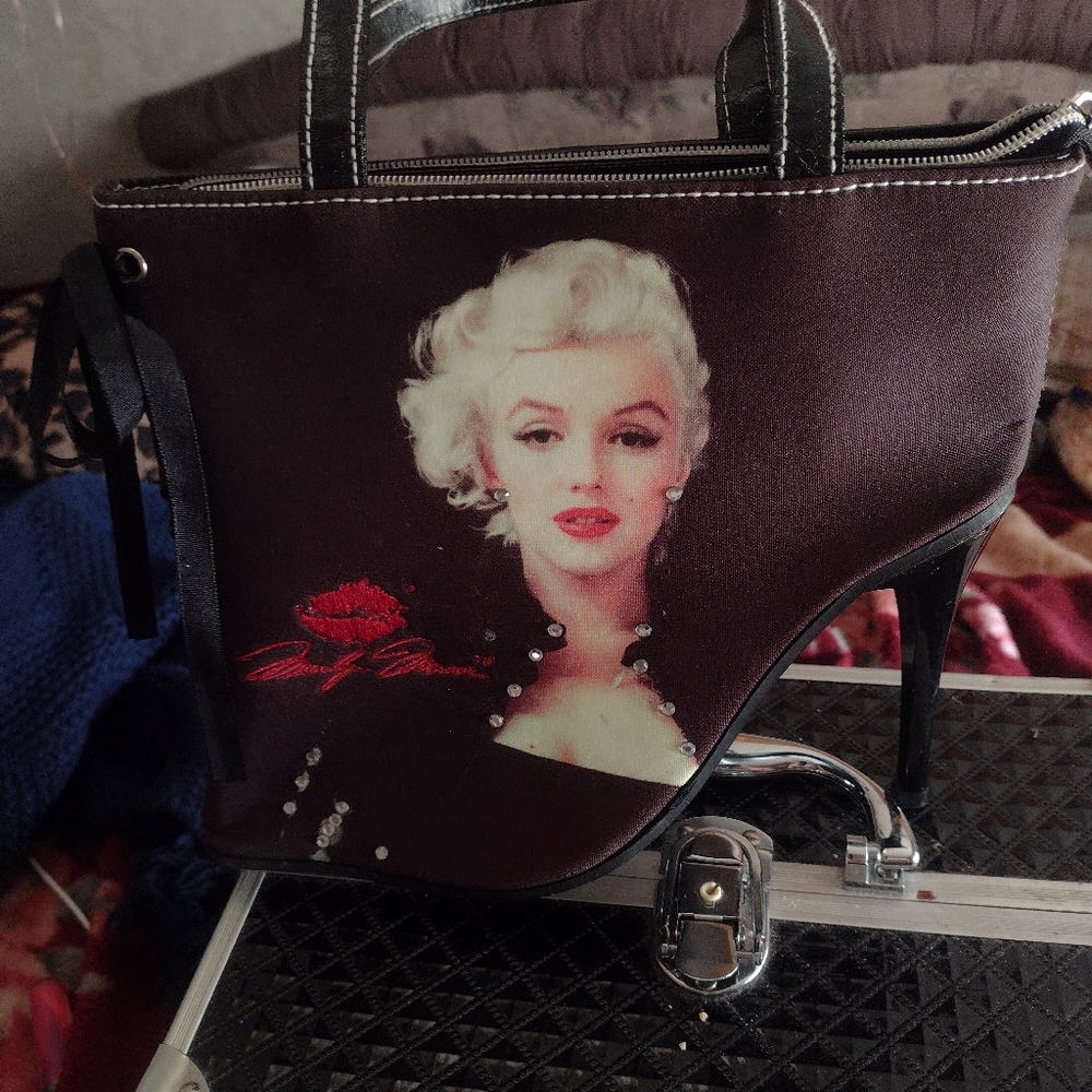 Purse - Picture 4 of 4